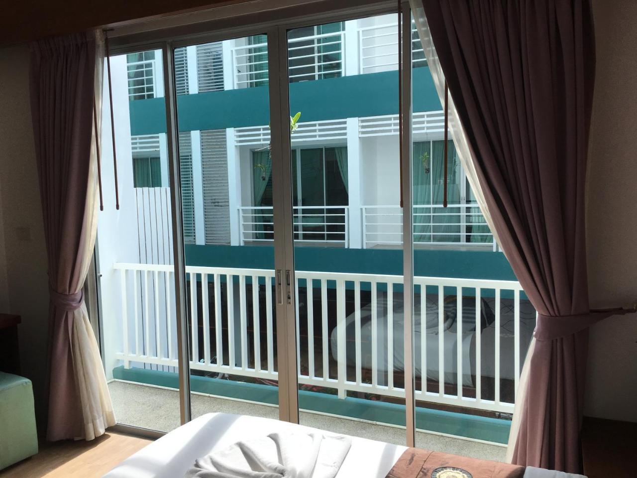 Freedom Kata Hotel Luaran gambar