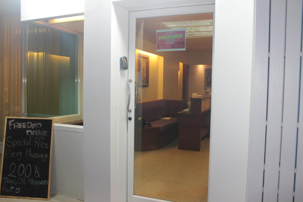 Freedom Kata Hotel Luaran gambar